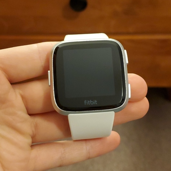 fitbit versa with extra band